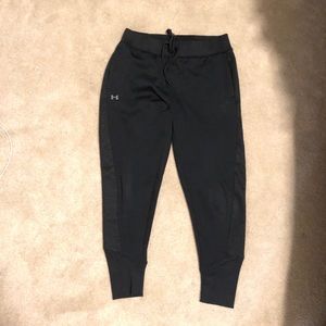 Black under armour joggers
